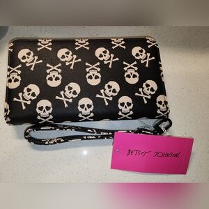 BETSEY JOHNSON SKULL WALLET